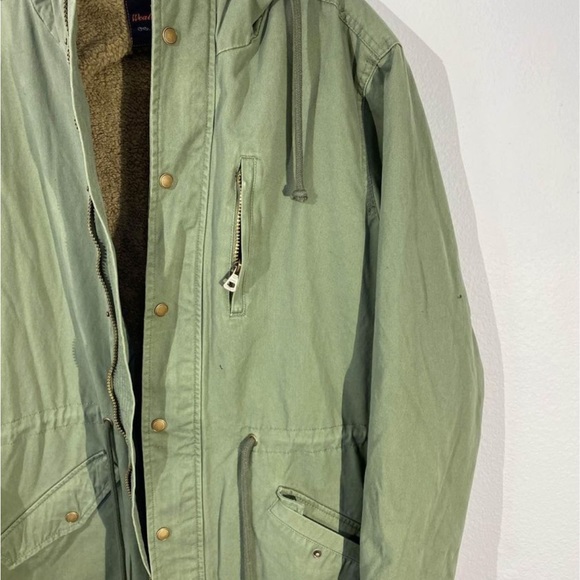 NWT Weatherproof Vintage Mens parka with Sherpa hood. Size medium - Picture 4 of 8